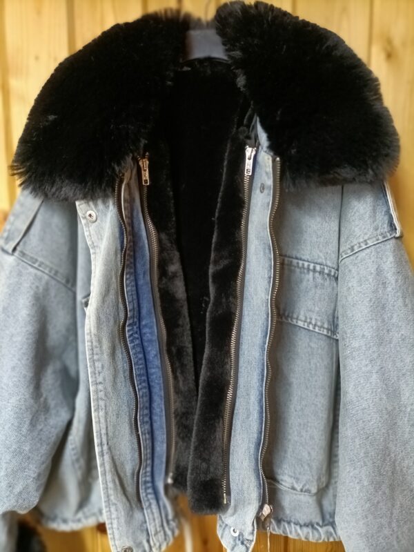 Kurtka Jeans niebieska  2w1 z czarnym futerkiem r. S/M - obrazek 4