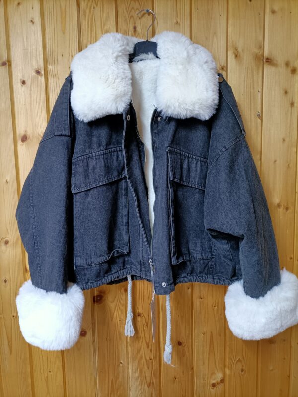 Kurtka Jeans Czarna 2w1 z białym futerkiem r. S/M - obrazek 2